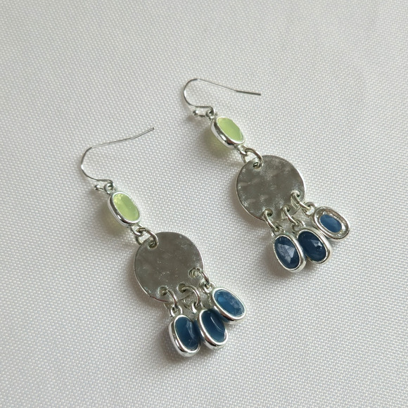 Dangle Drop Earrings Green Blue Acrylic Stones Silvertone Hammered Metal Boho 2" - Picture 3 of 9